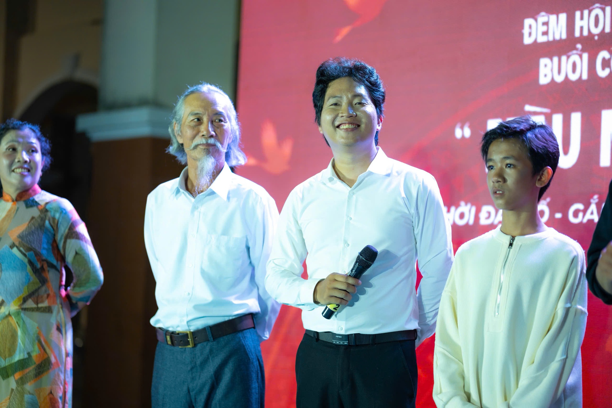 Huy Bụt Film chiếu phim "M&agrave;u Mang Th&iacute;t" thắp lại hồn nghề tại Vĩnh Long - Ảnh 1.