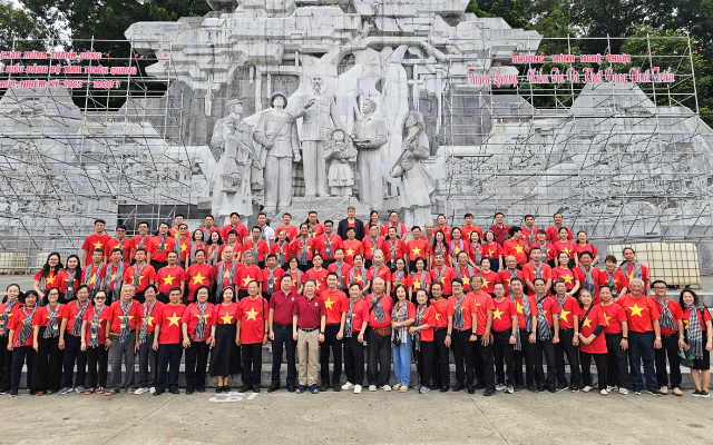 50 văn nghệ sĩ nổi tiếng về thăm Chiến khu Đ - Ảnh 7.