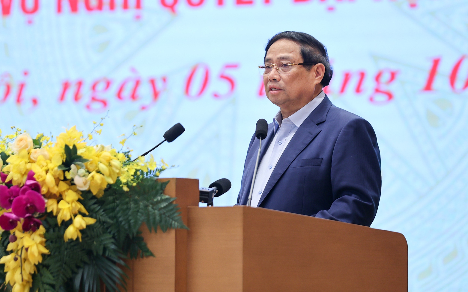 Thủ tướng phát động đợt thi đua lập thành tích chào mừng Đại hội XIV của Đảng