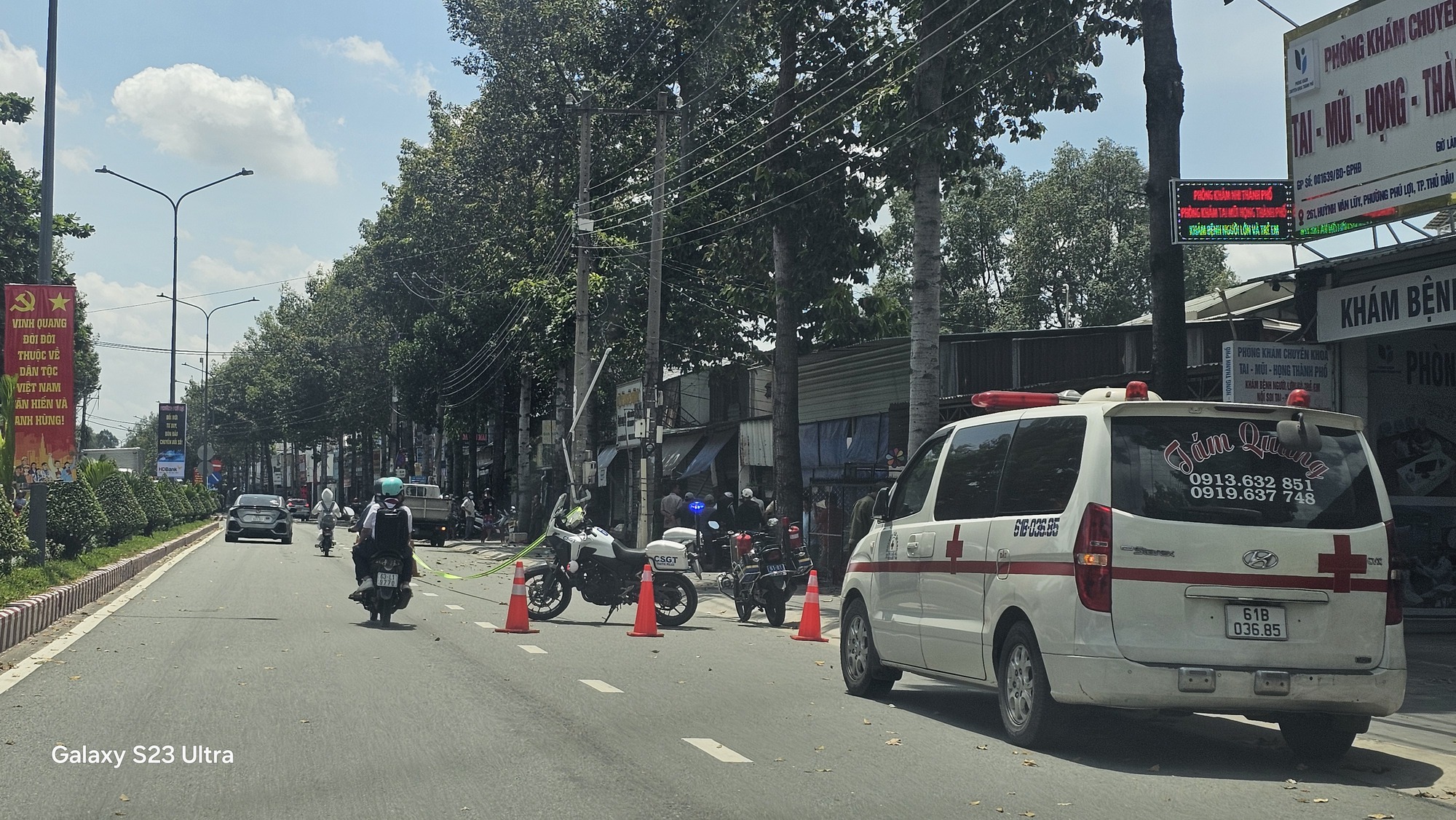 Tai nạn giao th&ocirc;ng TP HCM: Nữ h&agrave;nh kh&aacute;ch tử vong , nam sinh cũng kh&ocirc;ng sống s&oacute;t - Ảnh 1.