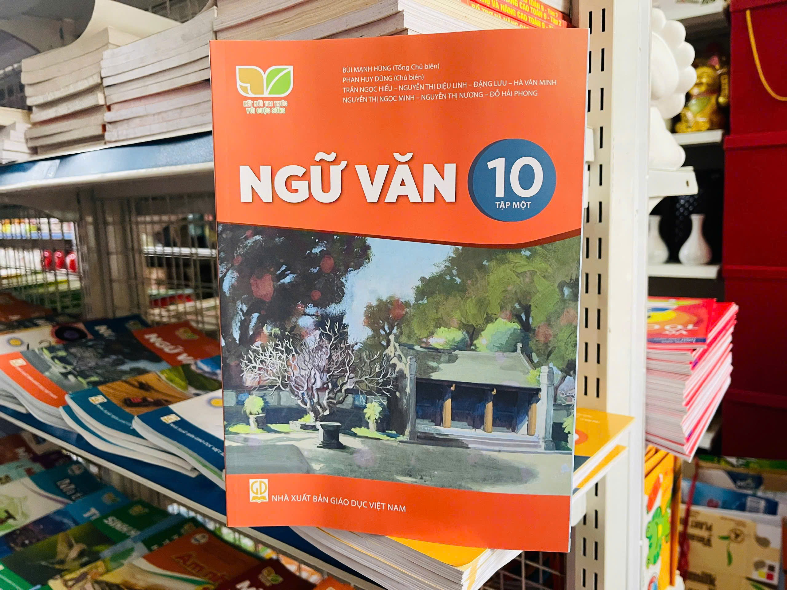 Chọn một bộ SGK ưu việt từ c&aacute;c bộ s&aacute;ch hiện c&oacute; - Ảnh 1.