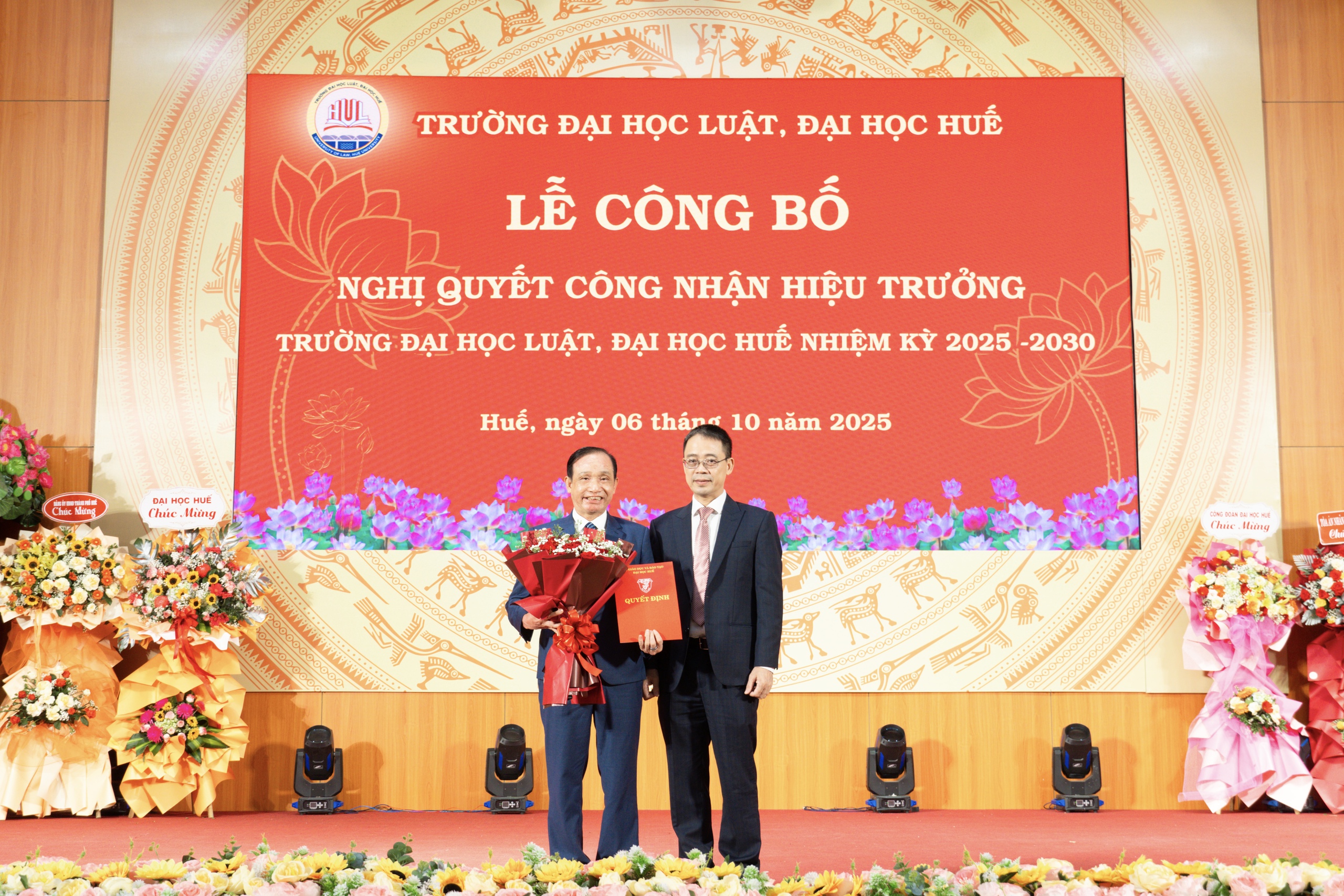 Năm cam kết của Hiệu trưởng Trường ĐH Luật Huế vừa được t&aacute;i bổ nhiệm - Ảnh 1.