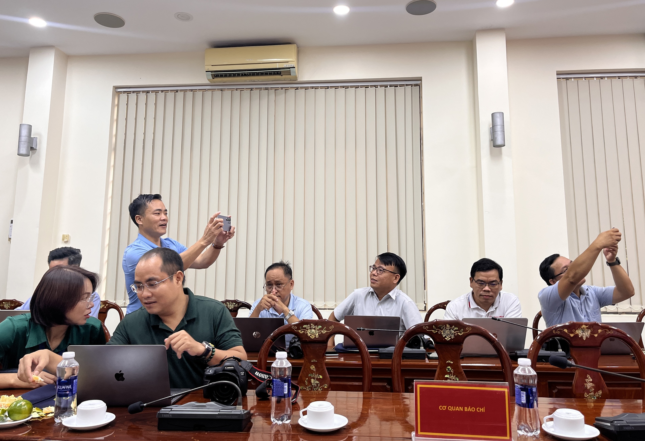 C&ocirc;ng an Đồng Nai họp b&aacute;o vụ s&aacute;t hại 3 người trong gia đ&igrave;nh g&acirc;y chấn động - Ảnh 2.