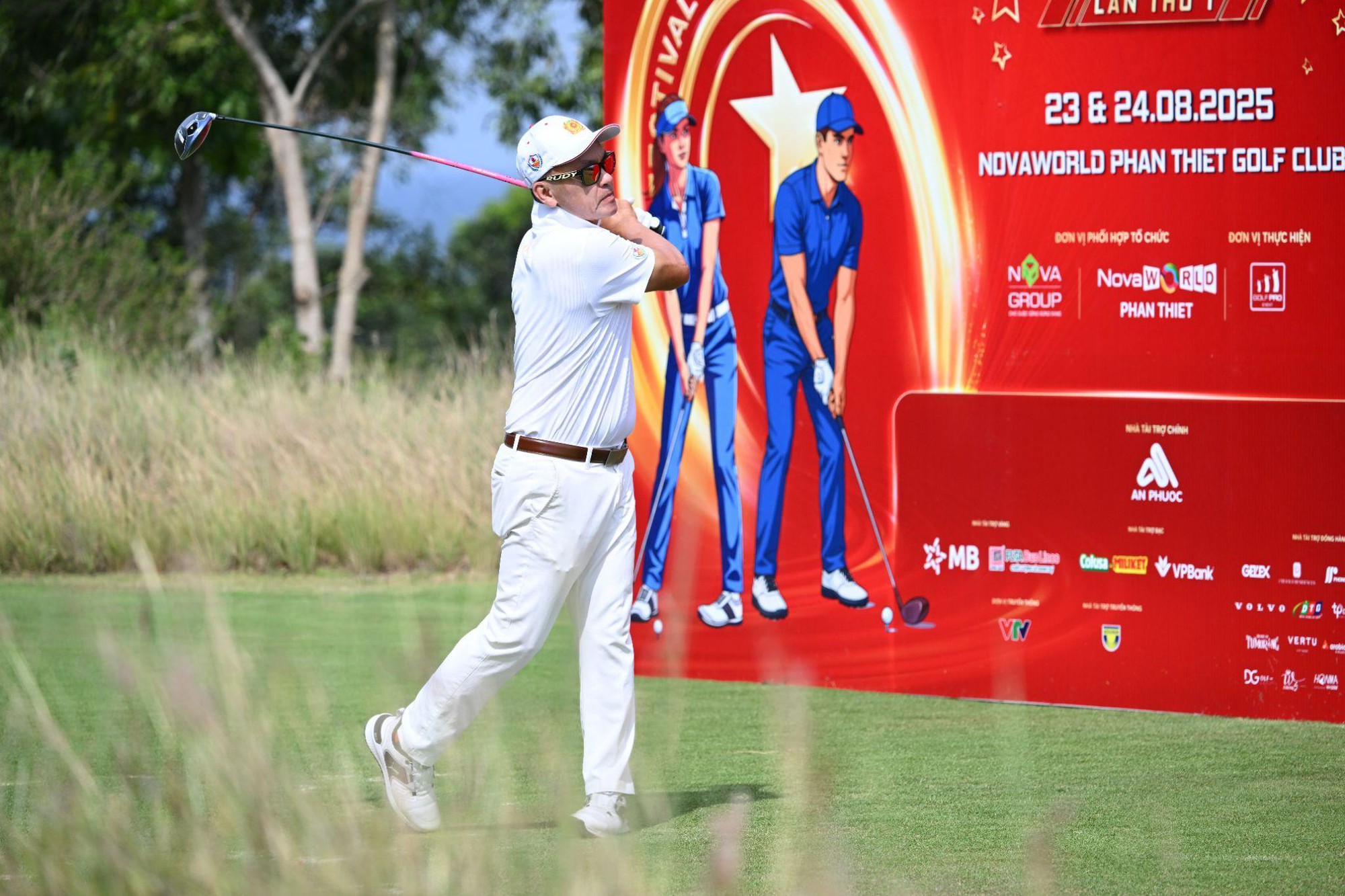 Sports Festival giai đoạn 2: B&ugrave;ng nổ với Tennis, Golf, Bắn s&uacute;ng hơi tại NovaWorld Phan Thiet - Ảnh 3.