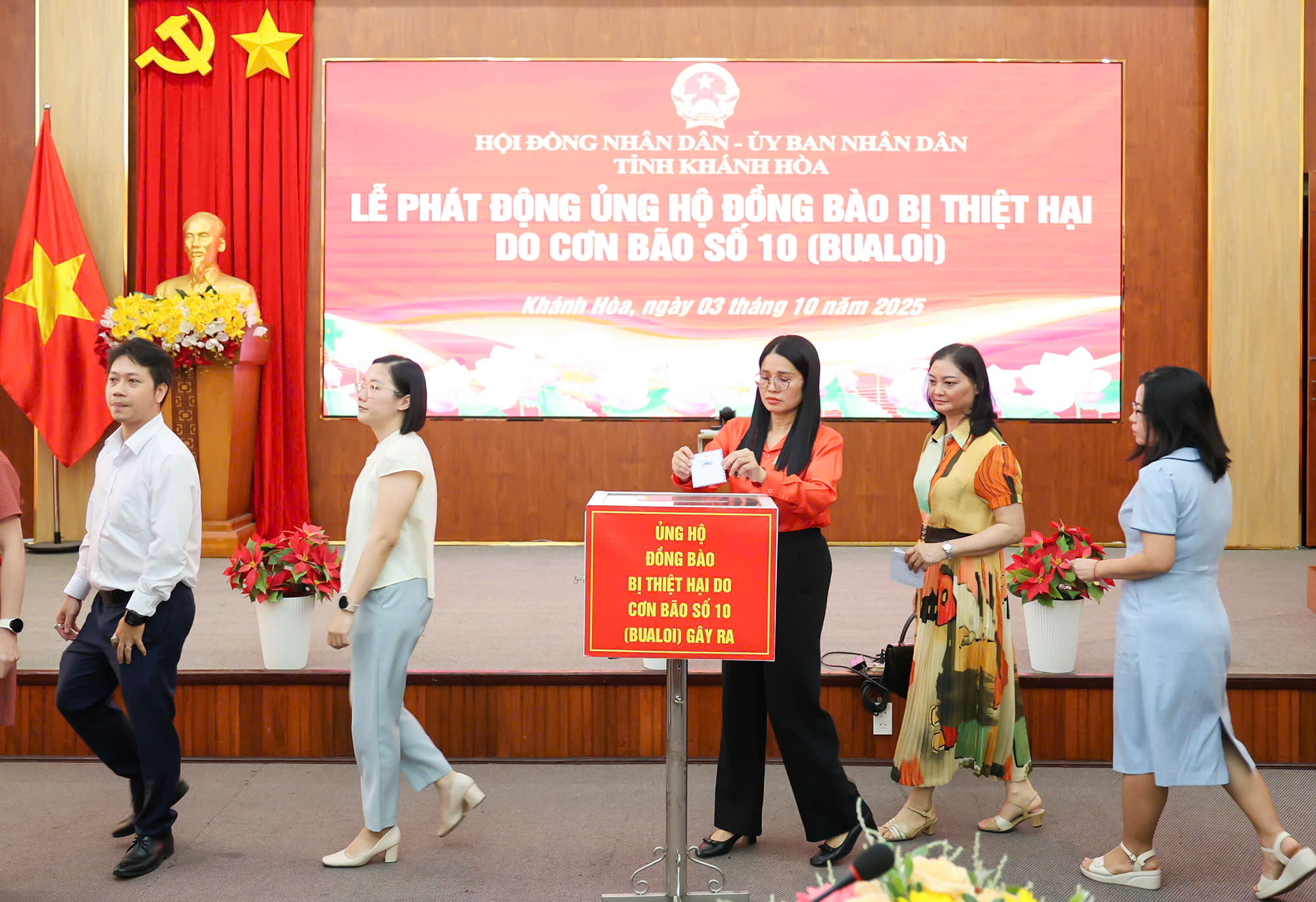 Công ty Yến Sào Khánh Hòa ủng hộ 200 triệu đồng cho đồng bào bị thiệt hại do bão lũ - Ảnh 1.
