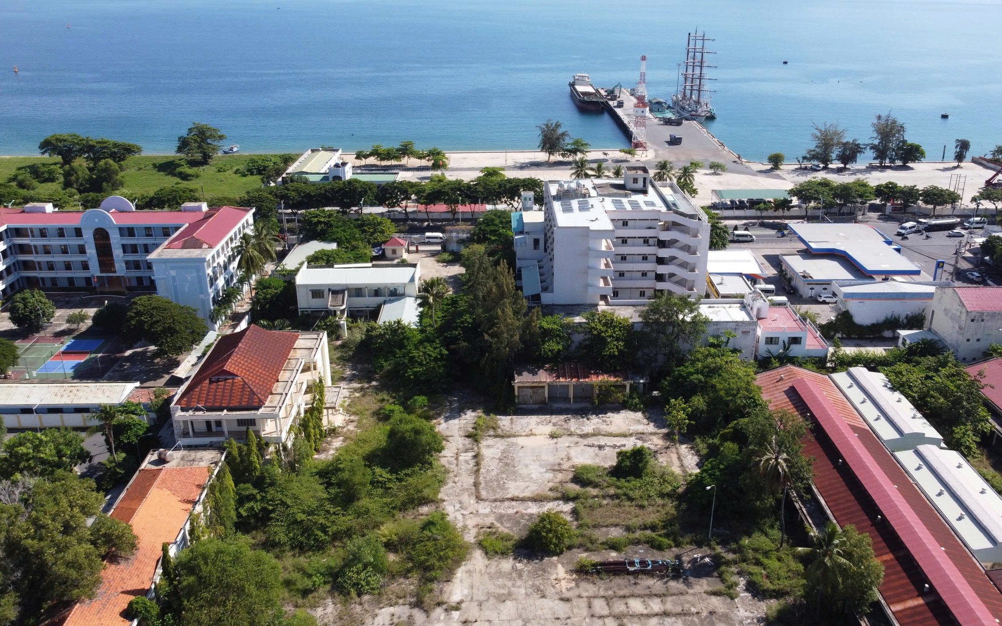Số phận loạt dự án "đất vàng" ven biển Nha Trang