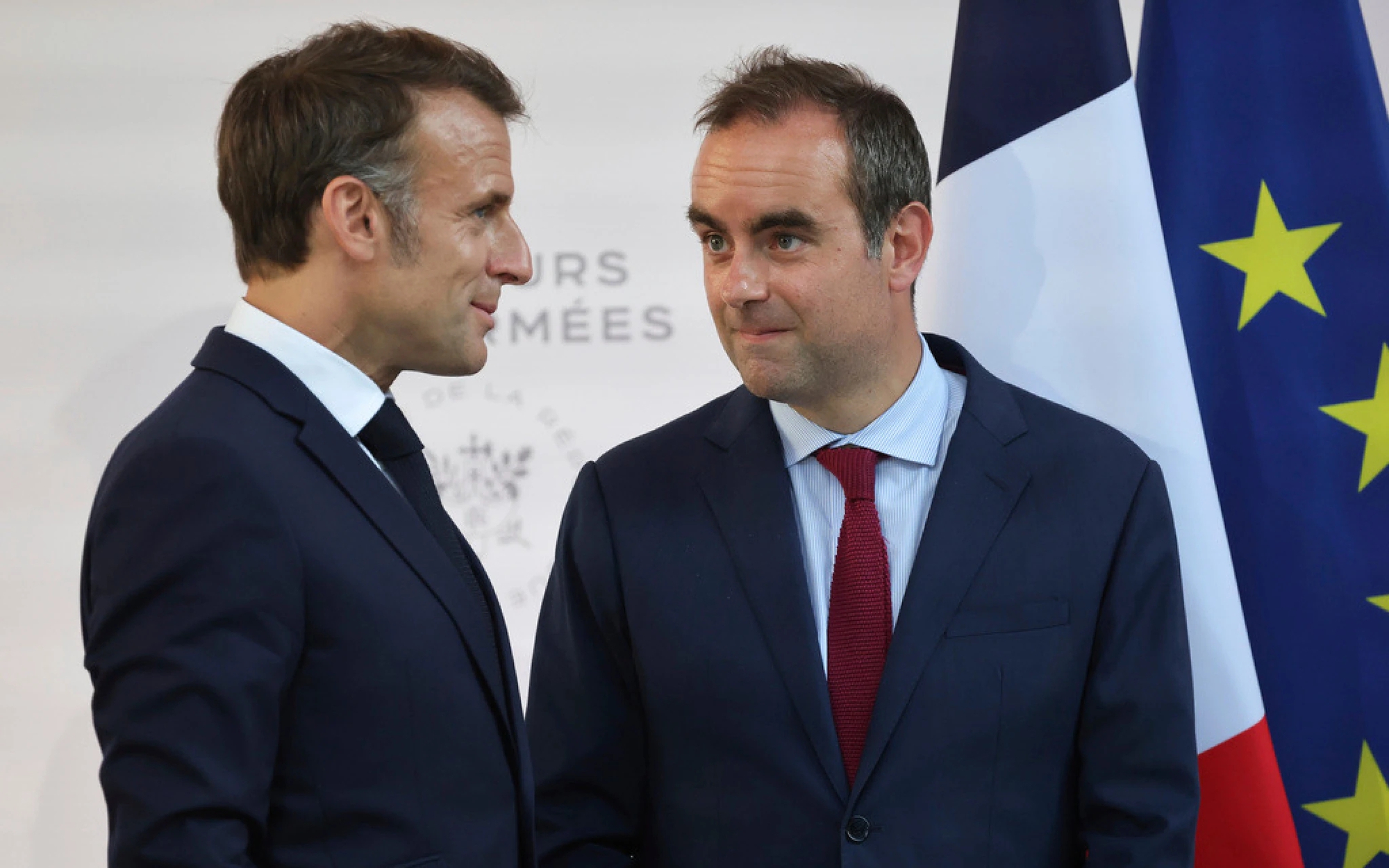 Thế khó của Tổng thống Pháp Emmanuel Macron