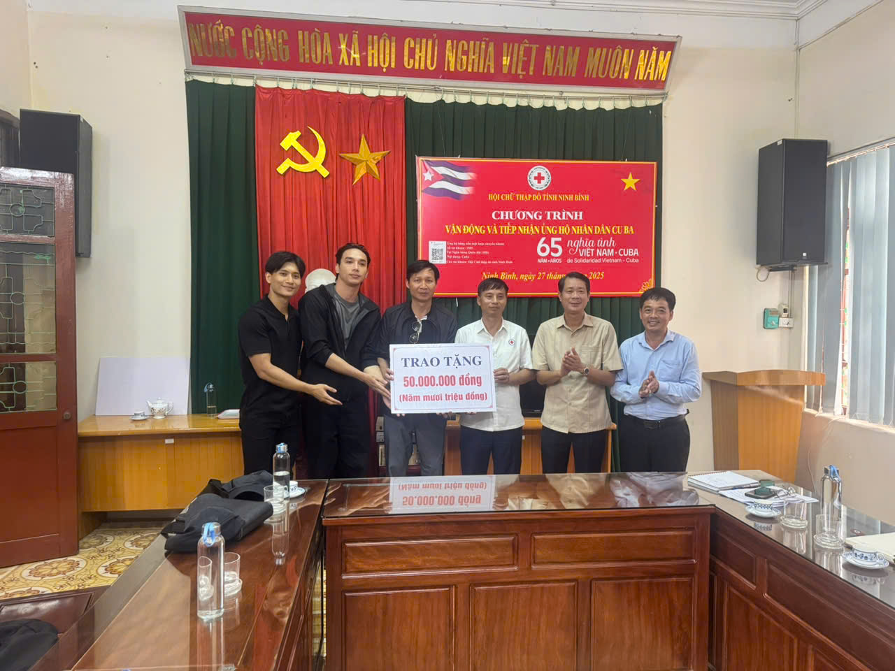 Phim c&oacute; L&ecirc; Kh&aacute;nh, Quốc Trường t&iacute;ch cực hoạt động cộng đồng - Ảnh 2.