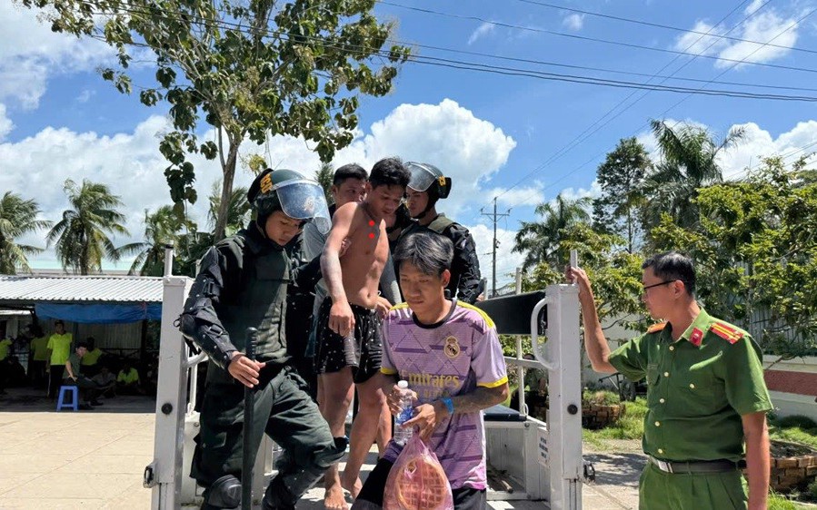Tạm giữ 9 kẻ cầm đầu vụ hơn 300 học viên phá rào trốn khỏi cơ sở cai nghiện ở An Giang