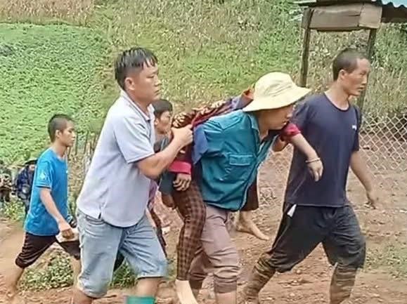 Đang đi làm, hai vợ chồng bị sét đánh tử vong - Ảnh 1.