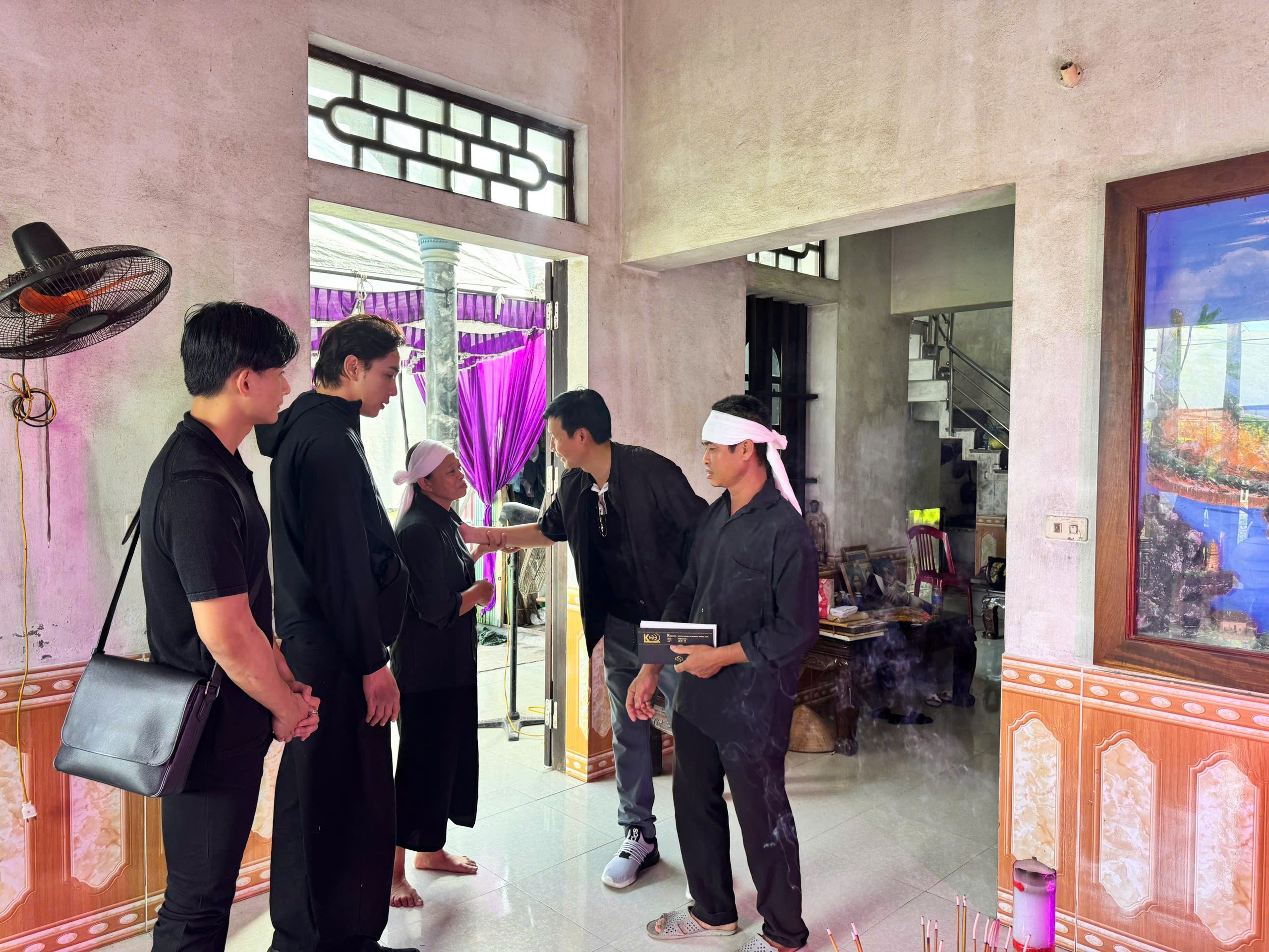 Phim c&oacute; L&ecirc; Kh&aacute;nh, Quốc Trường t&iacute;ch cực hoạt động cộng đồng - Ảnh 6.