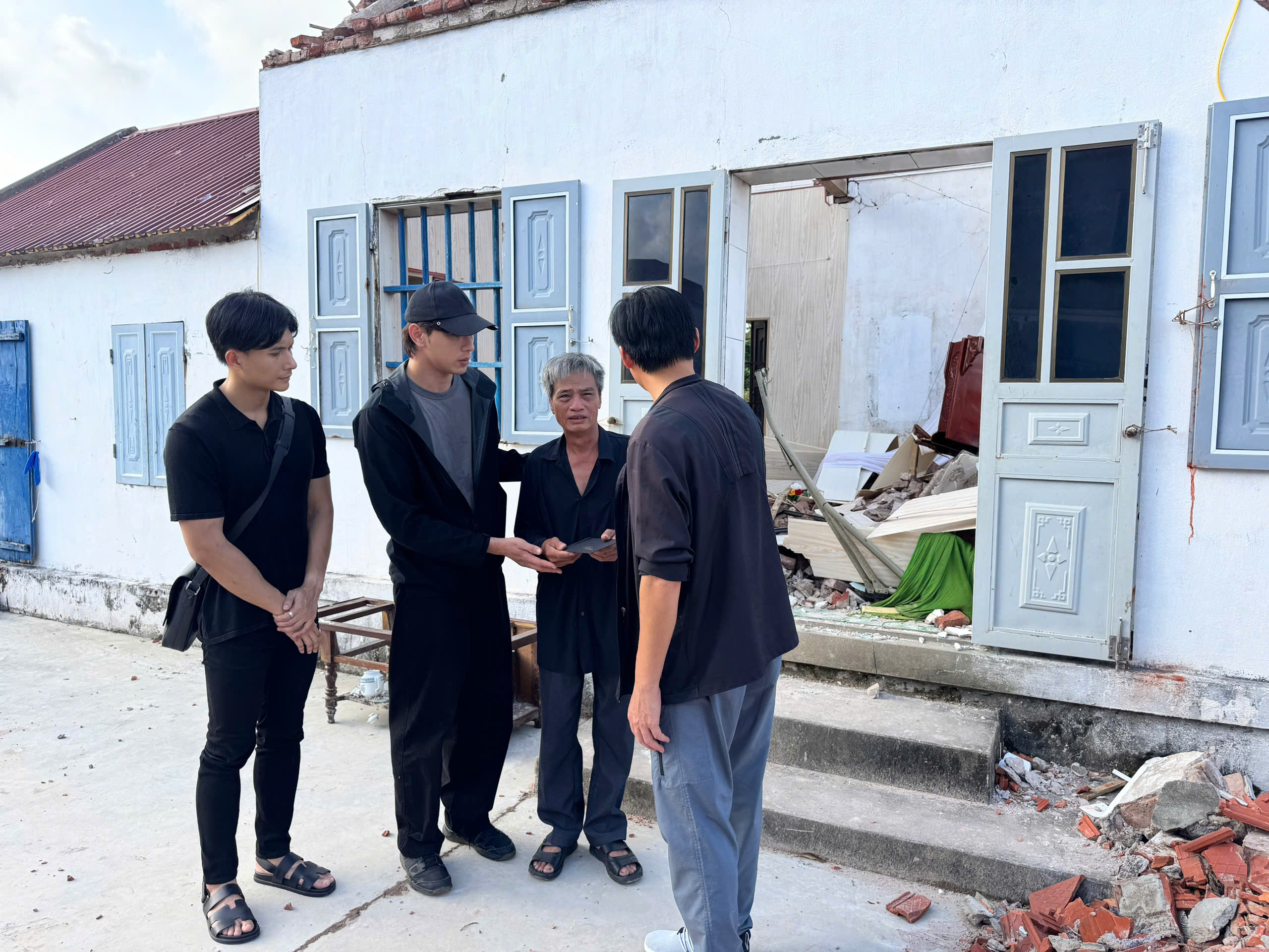 Phim c&oacute; L&ecirc; Kh&aacute;nh, Quốc Trường t&iacute;ch cực hoạt động cộng đồng - Ảnh 5.