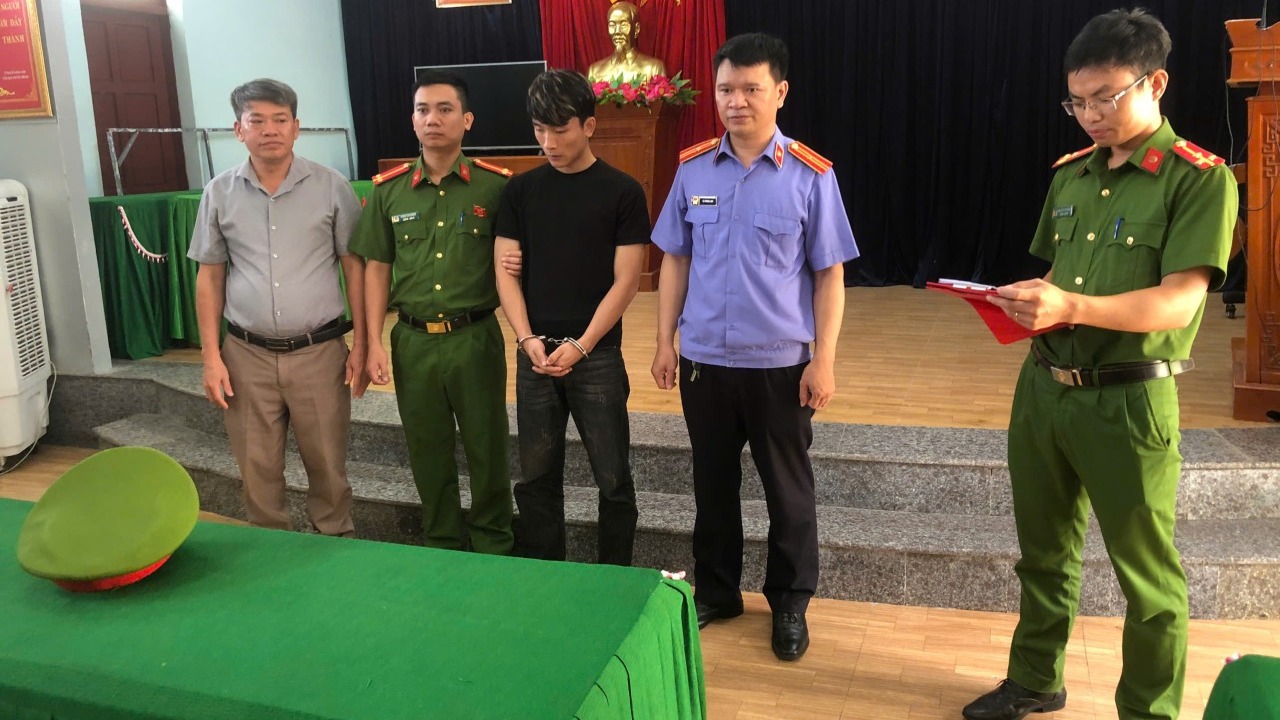 Hai nhóm thanh thiếu niên hỗn chiến ở Quảng Trị - Ảnh 1.