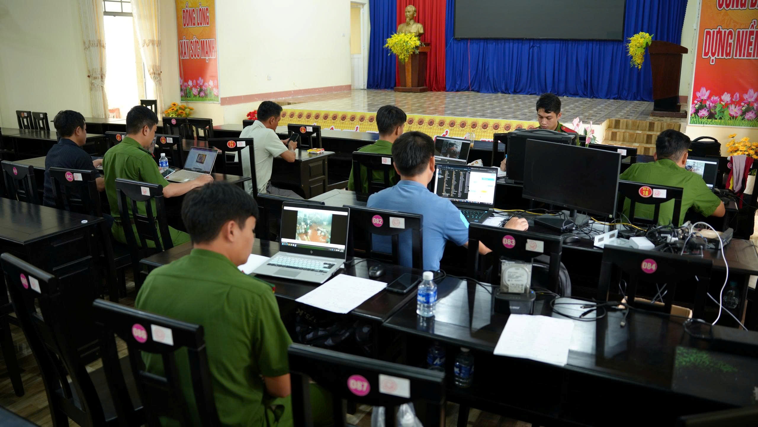 Vụ thảm &aacute;n ở Đồng Nai: H&agrave;nh tr&igrave;nh truy bắt L&ecirc; Sỹ T&ugrave;ng trong 56 giờ nghẹt thở - Ảnh 7.