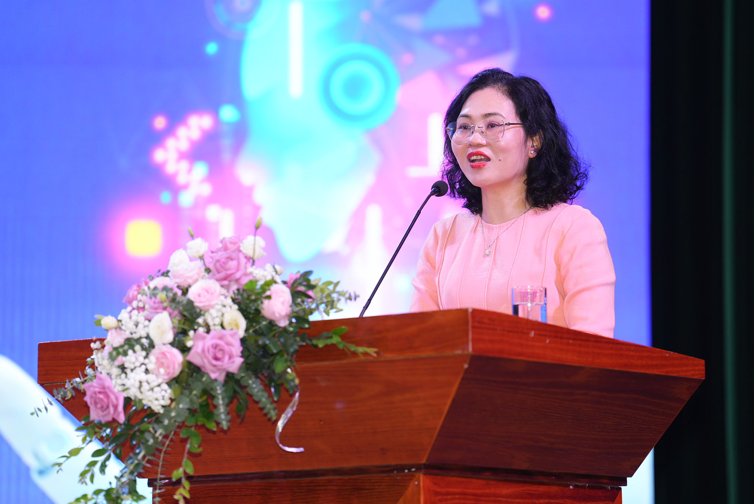 Ng&acirc;n h&agrave;ng cắt giảm hơn 3.400 nh&acirc;n vi&ecirc;n, nhưng lại "kh&aacute;t" nh&acirc;n lực mảng n&agrave;y - Ảnh 1.