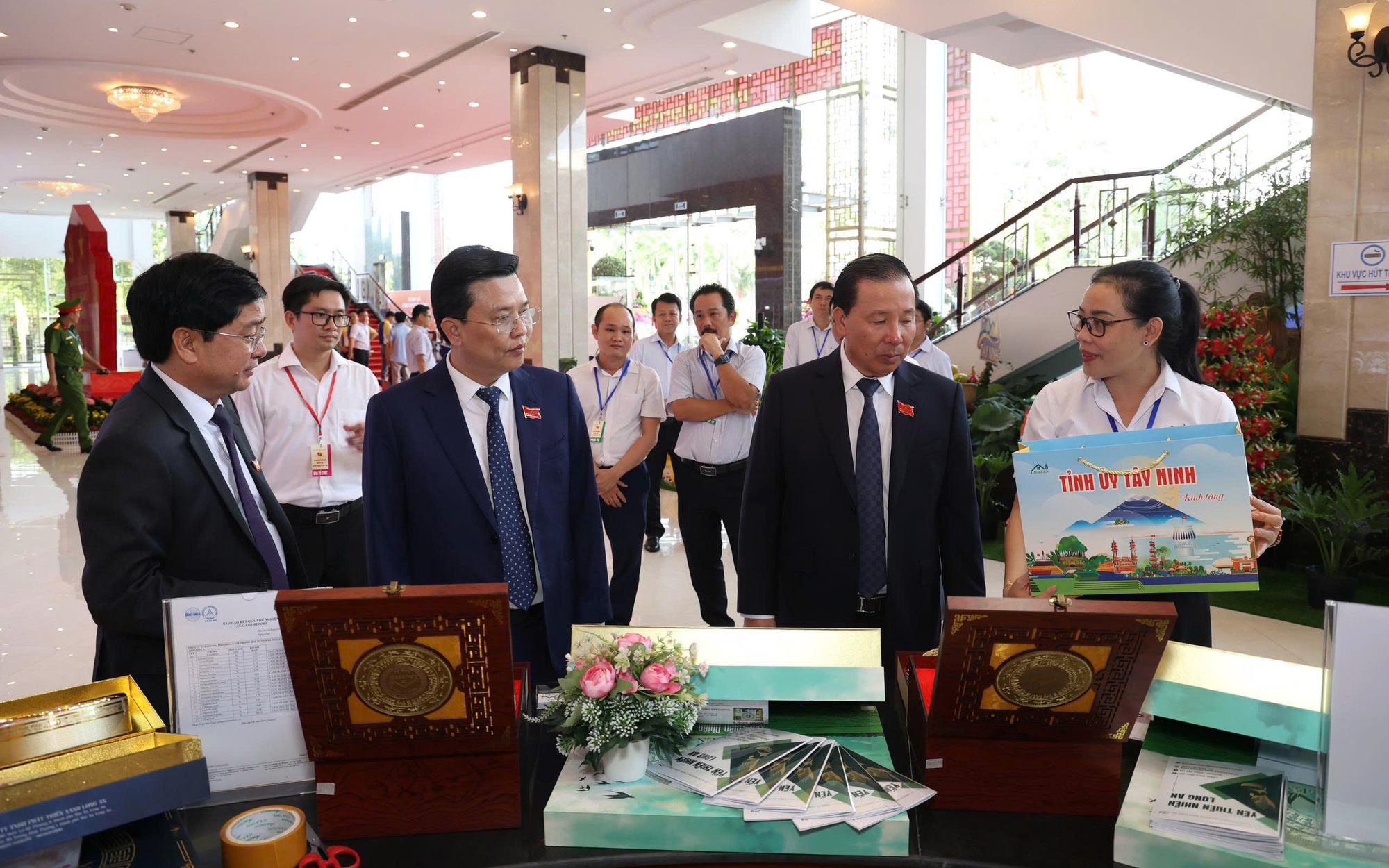 Bí thư Tỉnh ủy Tây Ninh cảm ơn ý kiến đóng góp của nhân dân dành cho Đại hội Đảng bộ tỉnh - Ảnh 7.