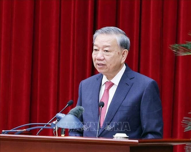 Tổng B&iacute; thư T&ocirc; L&acirc;m: Mỗi Ủy vi&ecirc;n Trung ương Đảng tiếp tục n&ecirc;u gương - Ảnh 2.