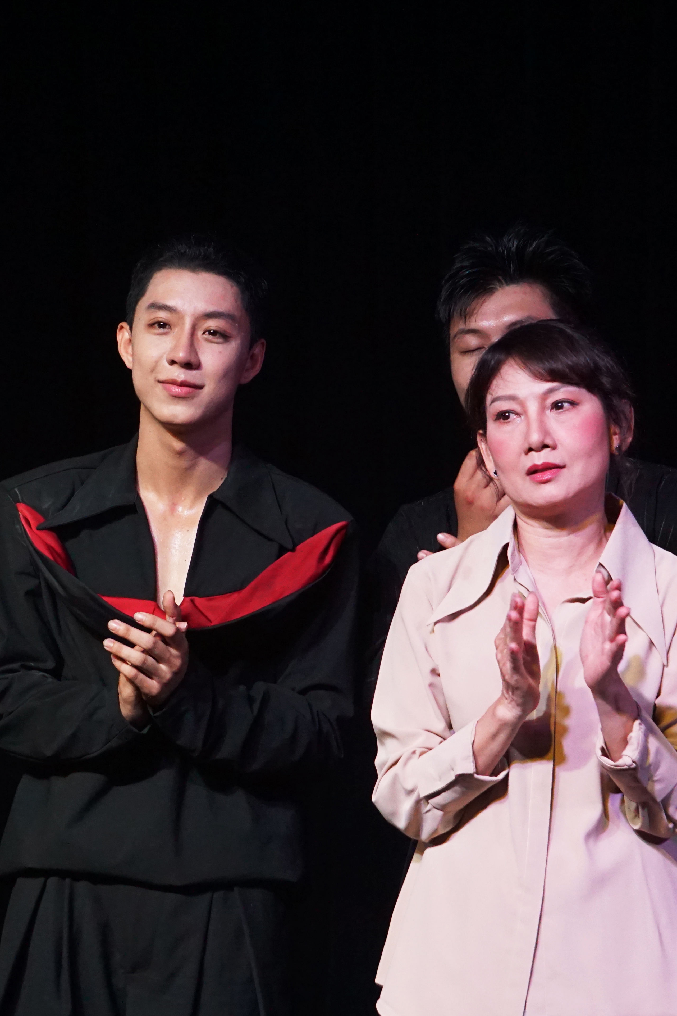 Mỹ Uy&ecirc;n, Chinh Ba giới thiệu vở "Ảo quan": Bước đi t&aacute;o bạo kết nối s&acirc;n khấu v&agrave; sức khỏe t&acirc;m thần - Ảnh 6.