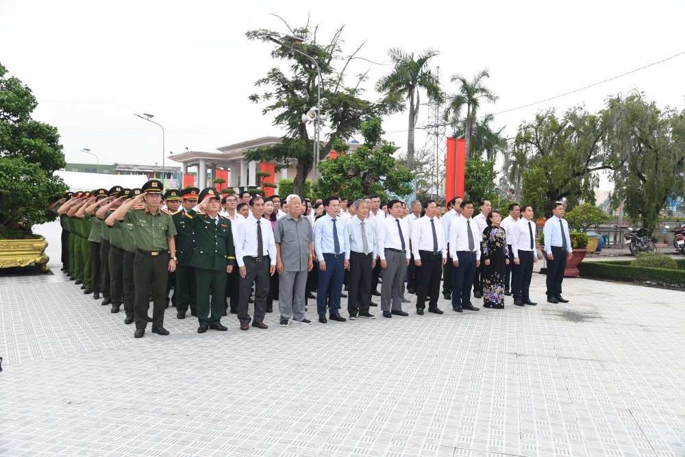Đại hội Đại biểu Đảng bộ tỉnh T&acirc;y Ninh kh&ocirc;ng nhận hoa ch&uacute;c mừng - Ảnh 3.
