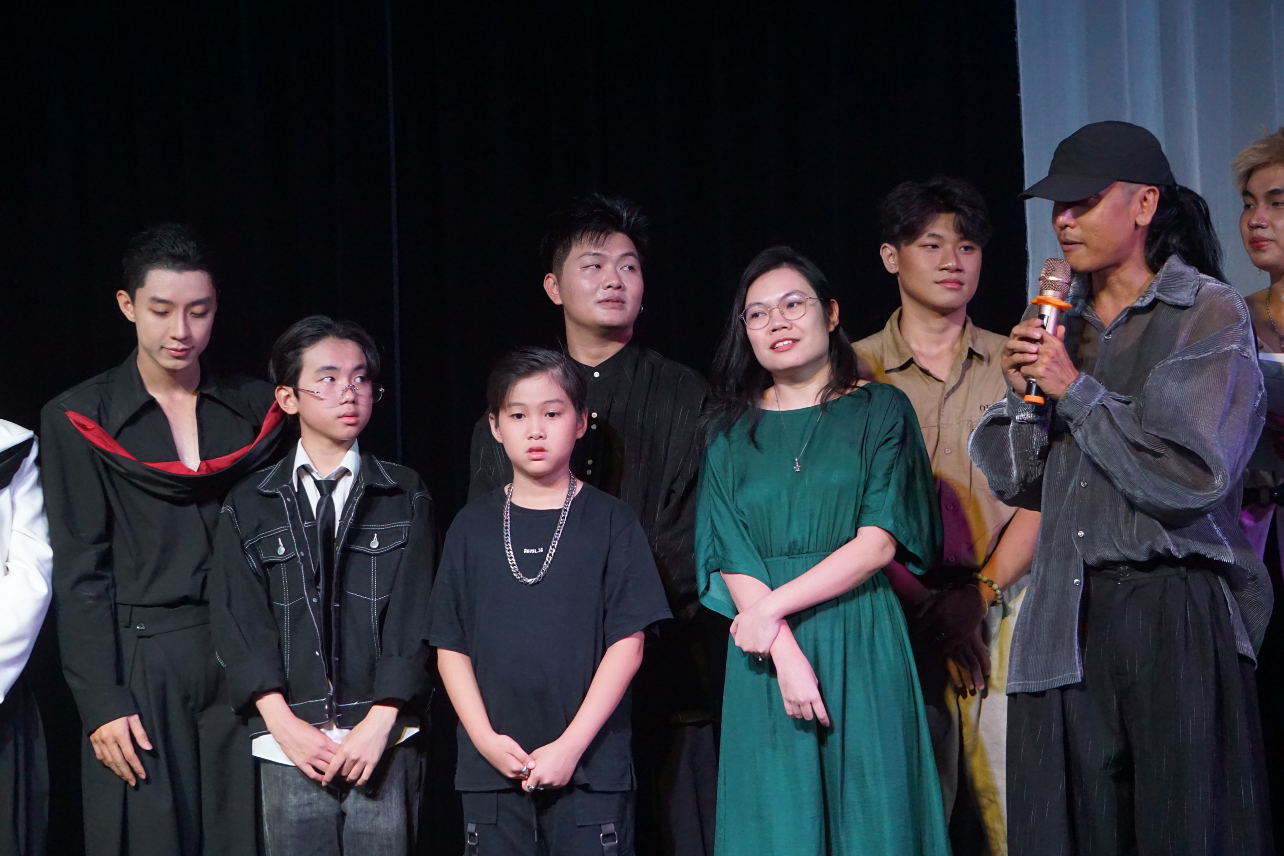 Mỹ Uy&ecirc;n, Chinh Ba giới thiệu vở "Ảo quan": Bước đi t&aacute;o bạo kết nối s&acirc;n khấu v&agrave; sức khỏe t&acirc;m thần - Ảnh 5.