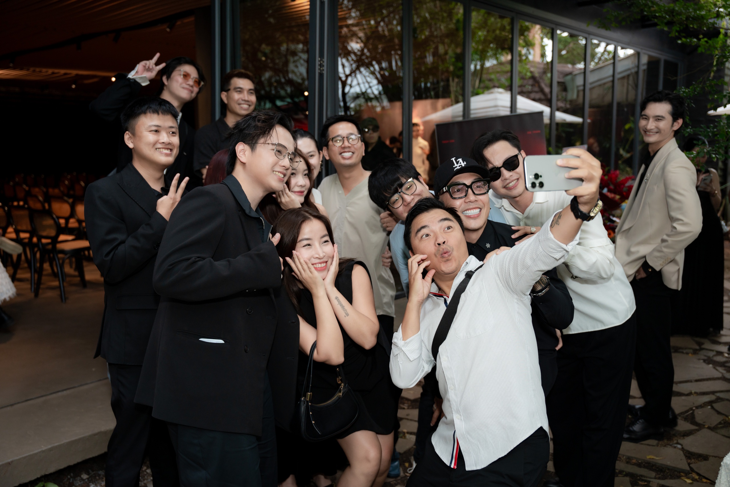 Đỗ Hoàng Long - Nhạc sĩ Gen Z hợp tác cùng diva Hà Trần và divo Tùng Dương là ai? - Ảnh 3.