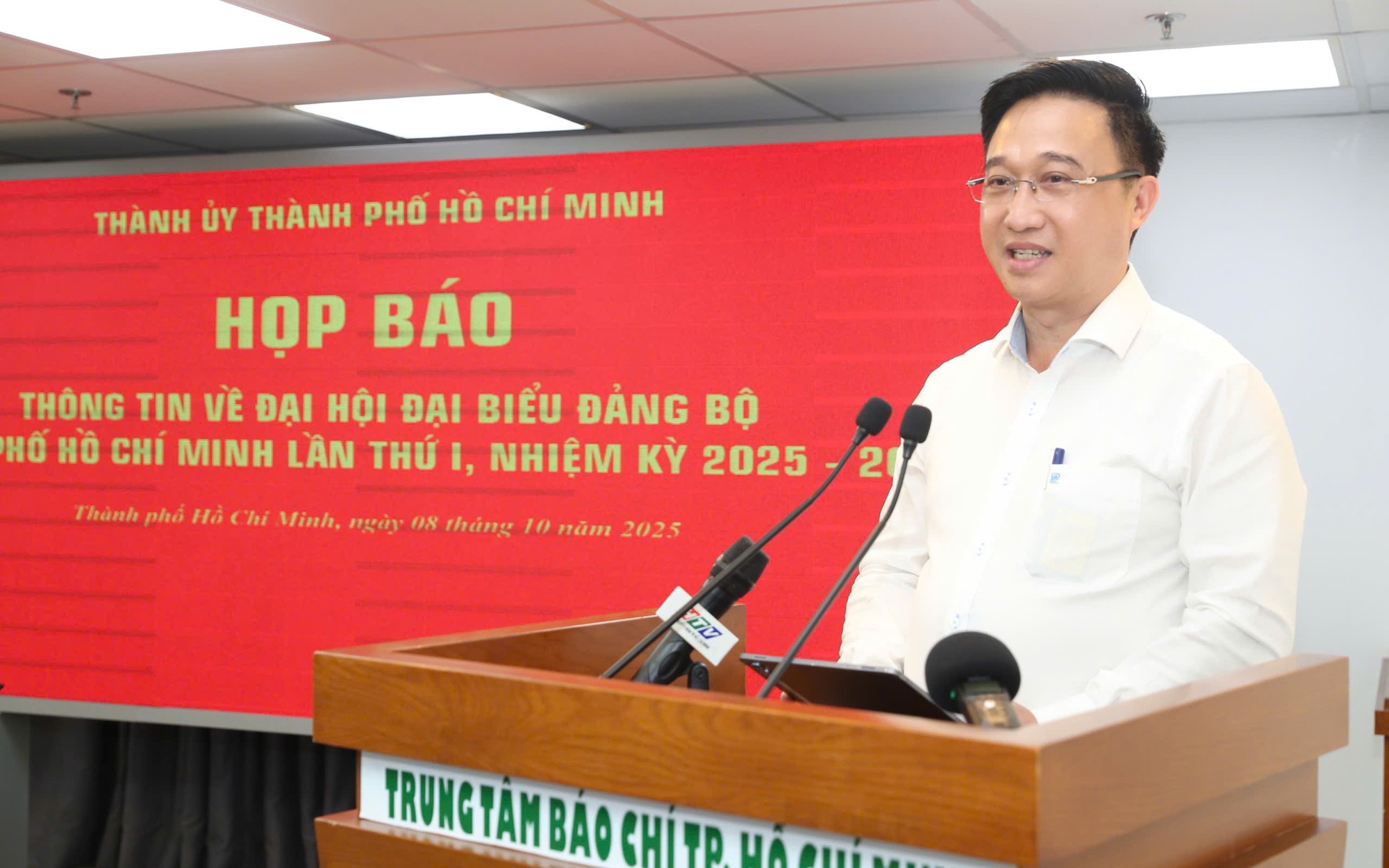 Triển lãm thành tựu báo chí - xuất bản chào mừng Đại hội Đại biểu Đảng bộ TP HCM - Ảnh 2.