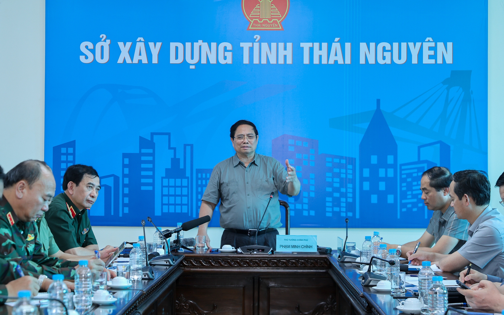 Thủ tướng chỉ đạo khẩn cấp xây đê sông Cầu ở Thái Nguyên, hoàn thành trước 6-2026
