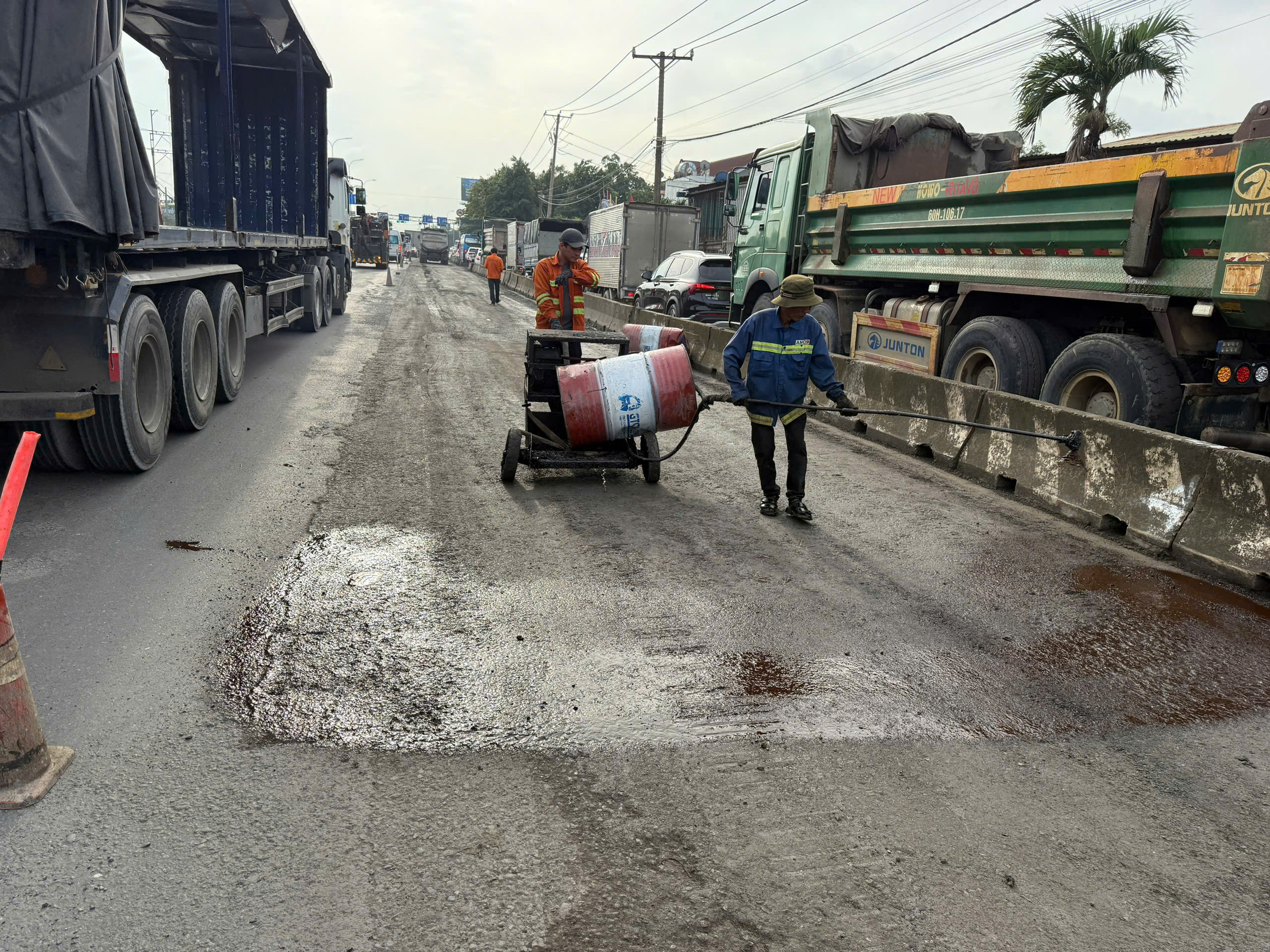 Tài xế cần lưu ý lộ trình di chuyển khi sửa chữa Quốc lộ 51 - Ảnh 1.
