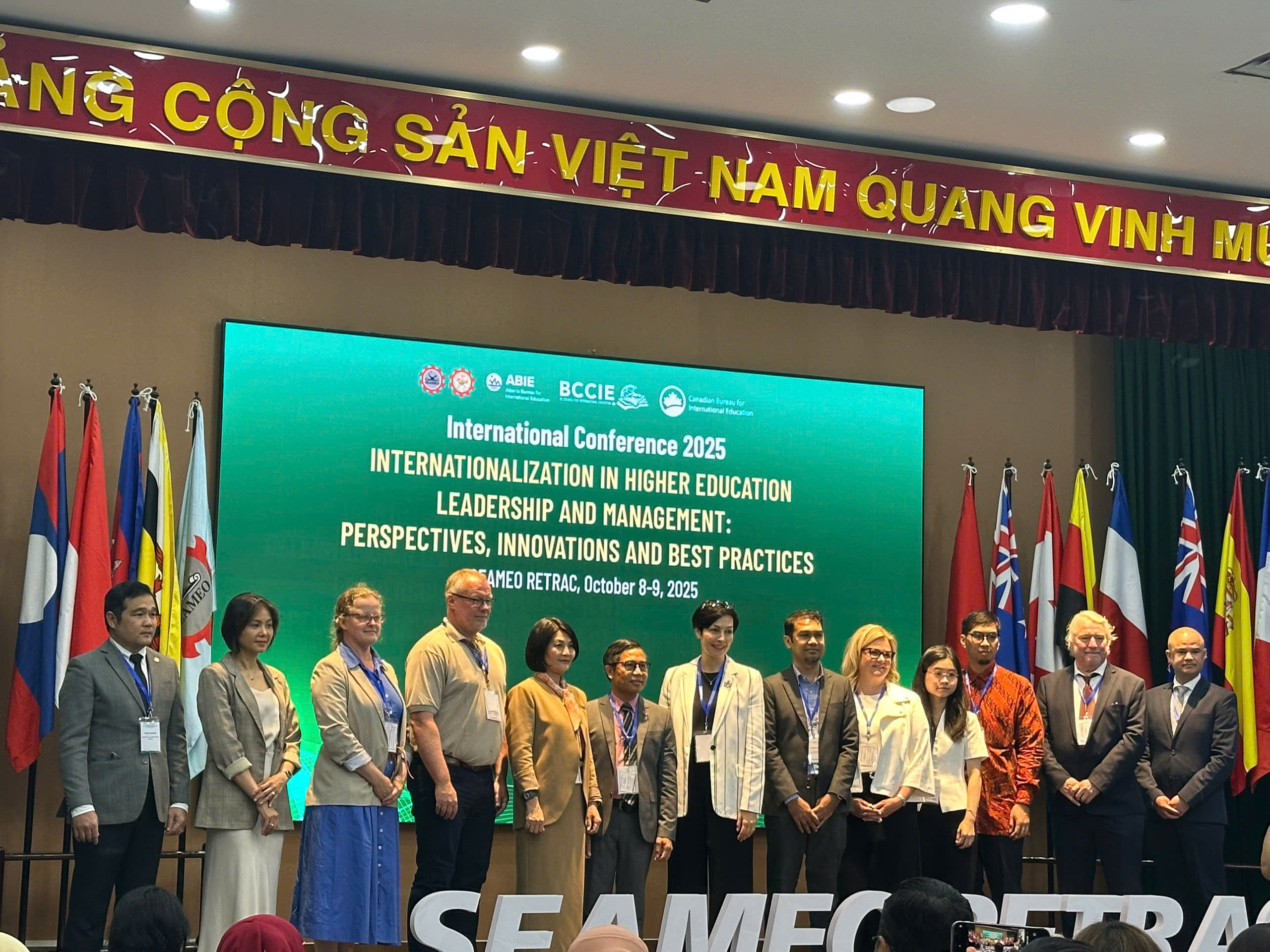 Thúc đẩy quốc tế hóa trong lãnh đạo và quản lý giáo dục đại học - Ảnh 1.