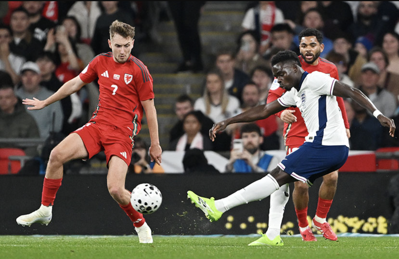 Thắng &aacute;p đảo Xứ Wales, tuyển Anh tăng tốc trước v&ograve;ng loại World Cup - Ảnh 5.