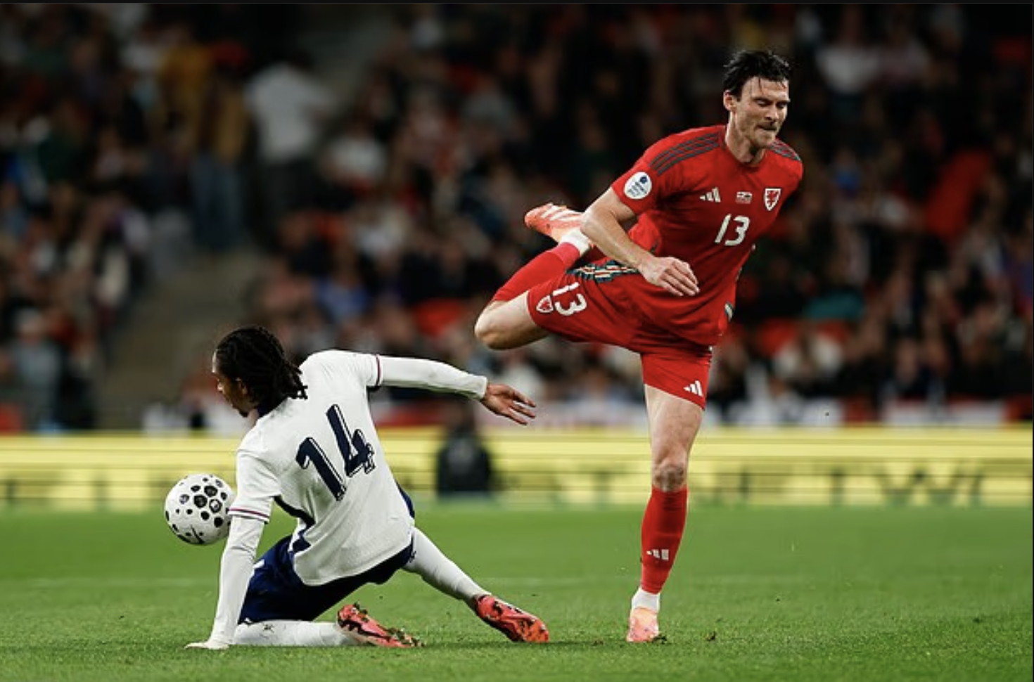 Thắng &aacute;p đảo Xứ Wales, tuyển Anh tăng tốc trước v&ograve;ng loại World Cup - Ảnh 2.