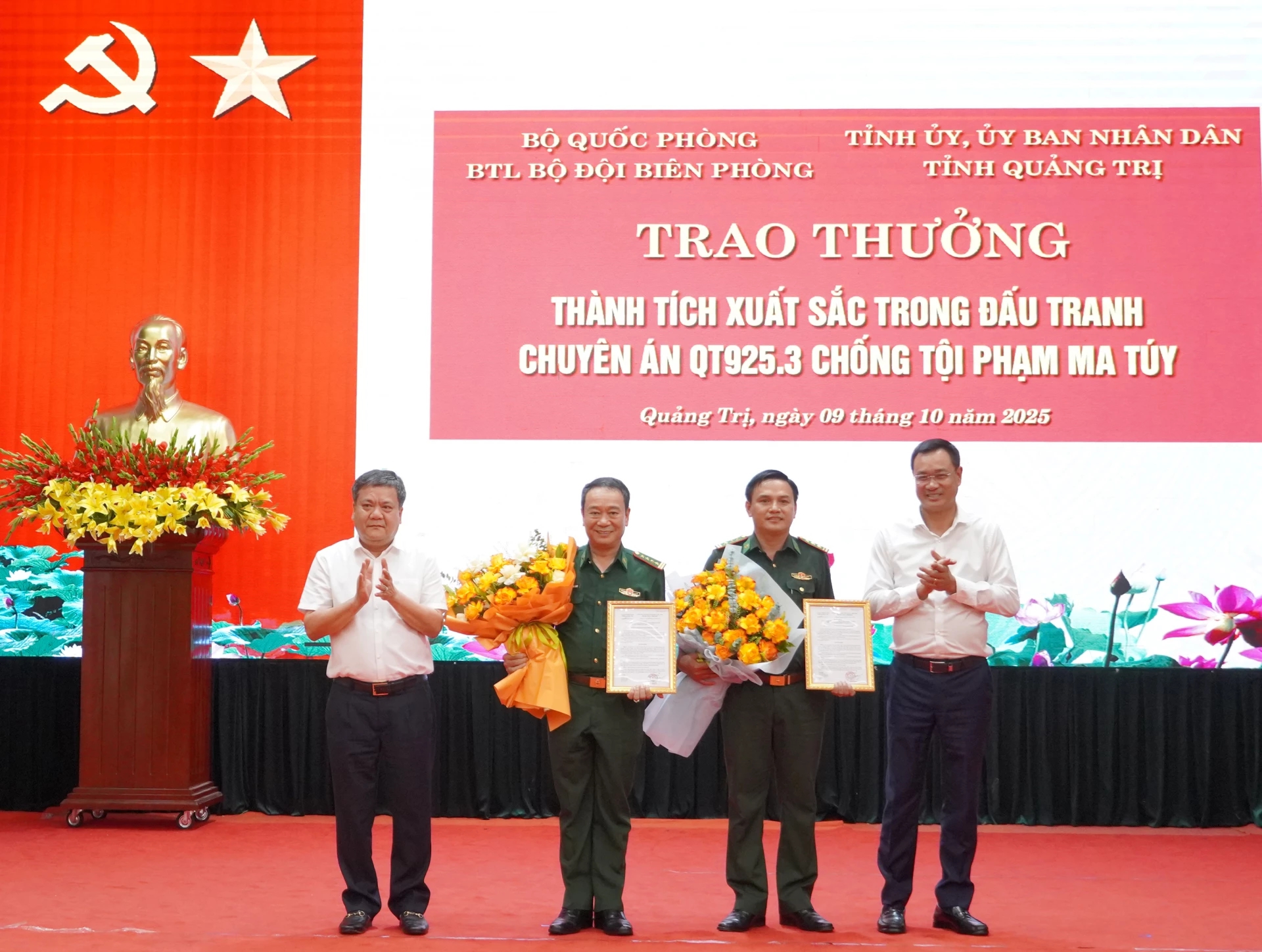 Bắt 500kg ma t&uacute;y ở bi&ecirc;n giới Quảng Trị sau 7 giờ mật phục - Ảnh 2.