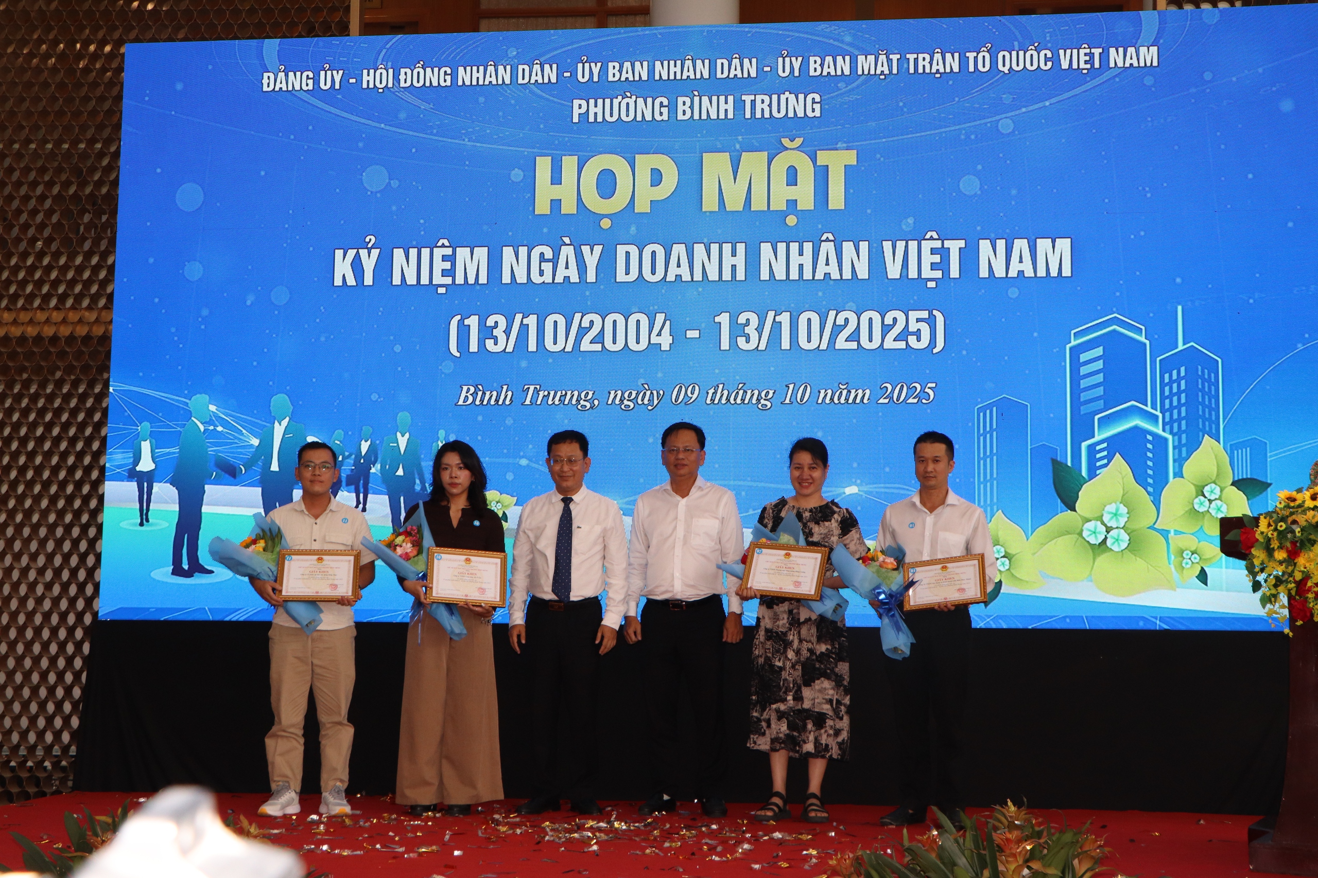 B&iacute; thư phường B&igrave;nh Trưng, TP HCM y&ecirc;u cầu th&aacute;o gỡ vướng mắc cho doanh nghiệp - Ảnh 2.