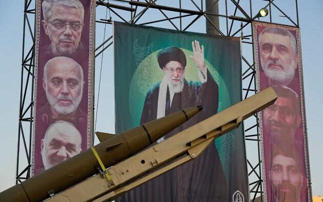 Bác đề xuất của Mỹ, Iran phát thông điệp cứng rắn về tầm bắn tên lửa