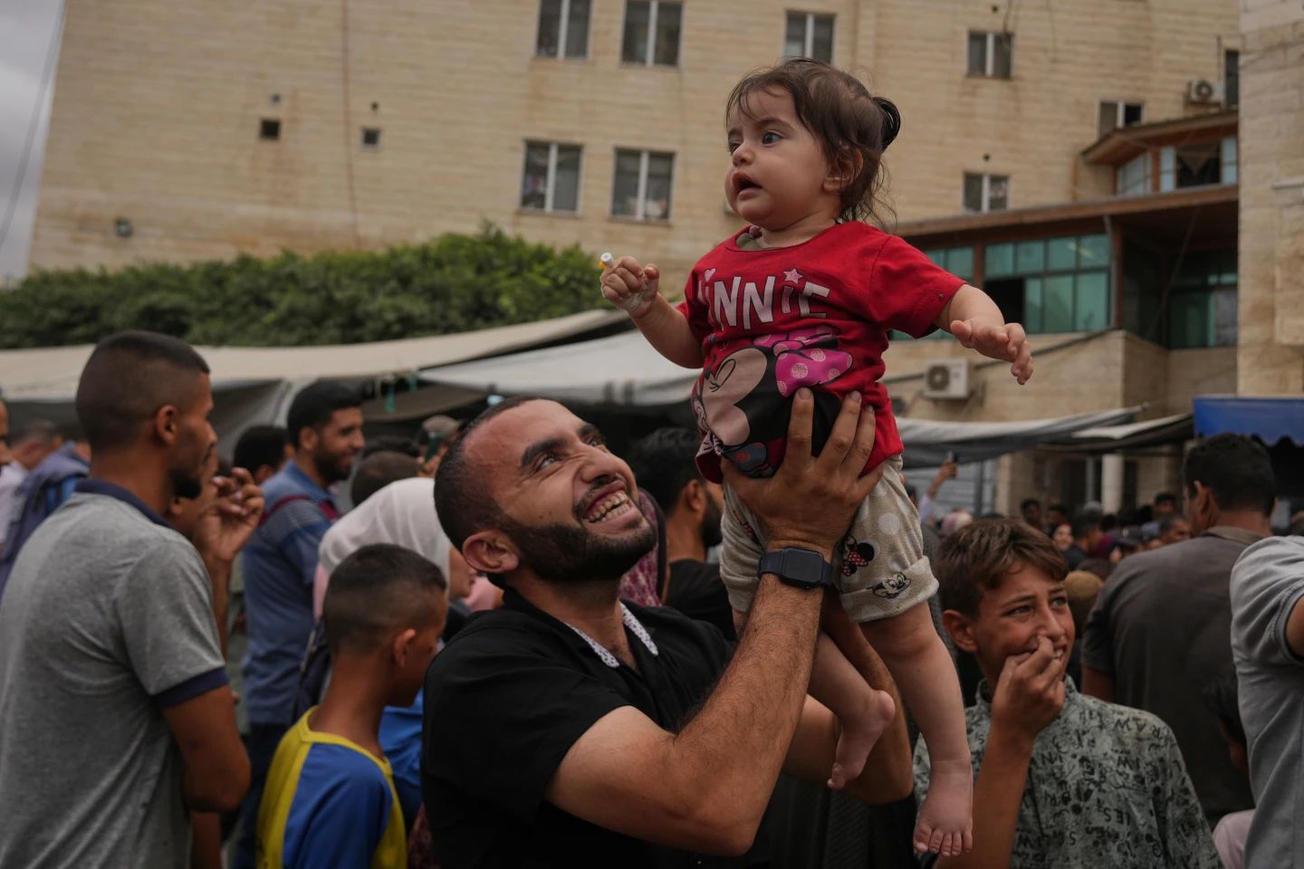 Israel và Hamas ký thỏa thuận ngừng bắn - Ảnh 1.