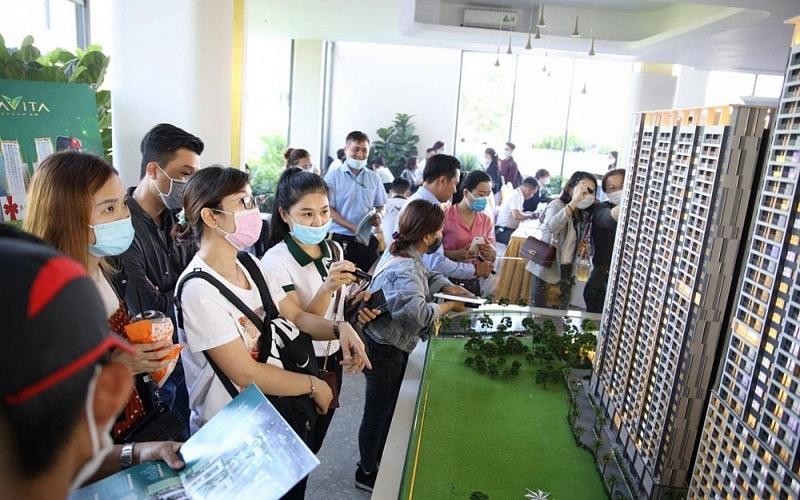 Nên đánh thuế để giảm đầu cơ thay vì bắt buộc giao dịch qua sàn bất động sản Nhà nước
