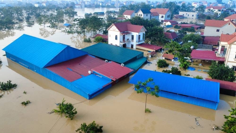 Lũ s&ocirc;ng Cầu Bắc Ninh khiến nhiều th&ocirc;n ch&igrave;m trong biển nước , cuộc sống đảo lộn - Ảnh 7.