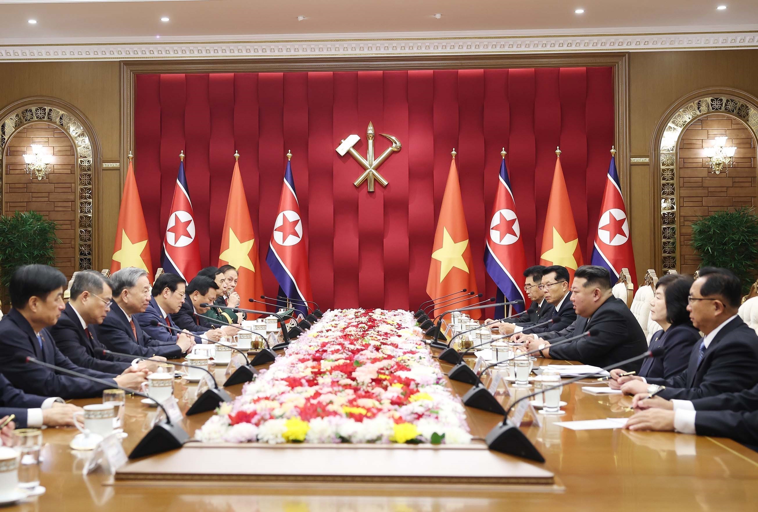 Giai đoạn ph&aacute;t triển mới quan hệ Việt Nam - Triều Ti&ecirc;n - Ảnh 2.