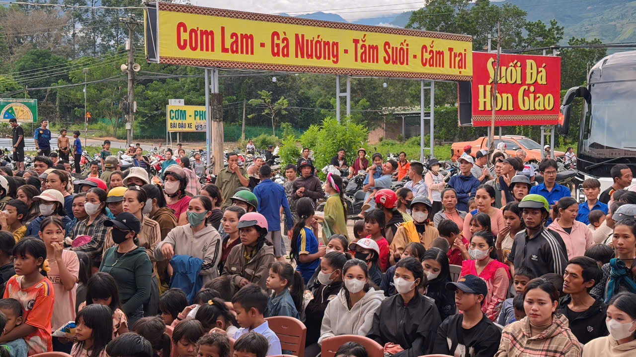"Vui Hội trăng rằm – Trung thu yêu thương, trọn vẹn nụ cười" tại xã Nam Khánh Vĩnh - Ảnh 2.