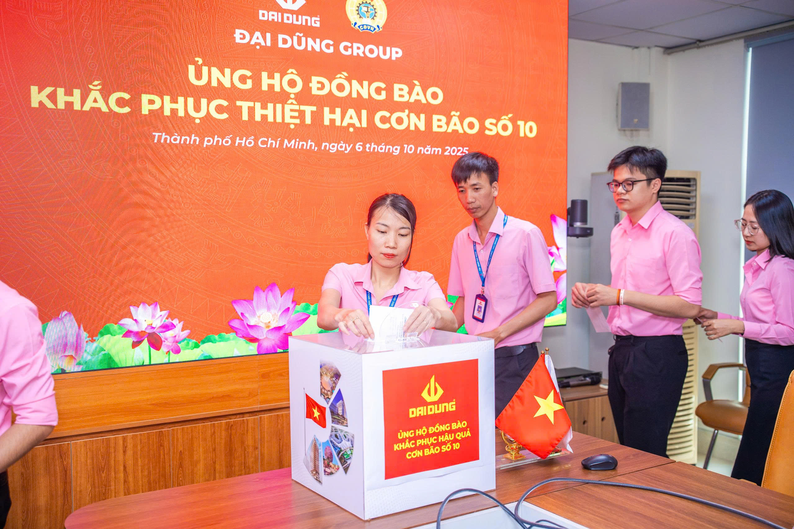 Công nhân, viên chức, lao động Thành phố chung tay hỗ trợ đồng bào bị ảnh hưởng do bão - Ảnh 2.