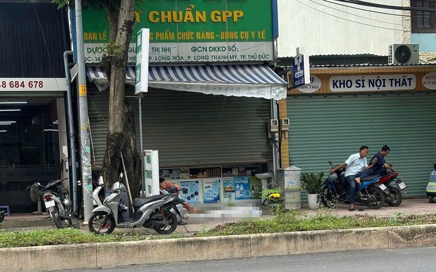 Người phụ nữ vừa đến tiệm thuốc tây thì tử vong