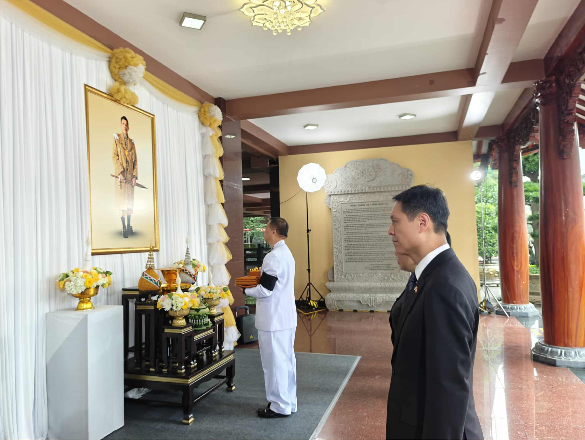 Thứ trưởng Ngoại giao Thái Lan dâng Y Kathina tại Việt Nam - Ảnh 9.