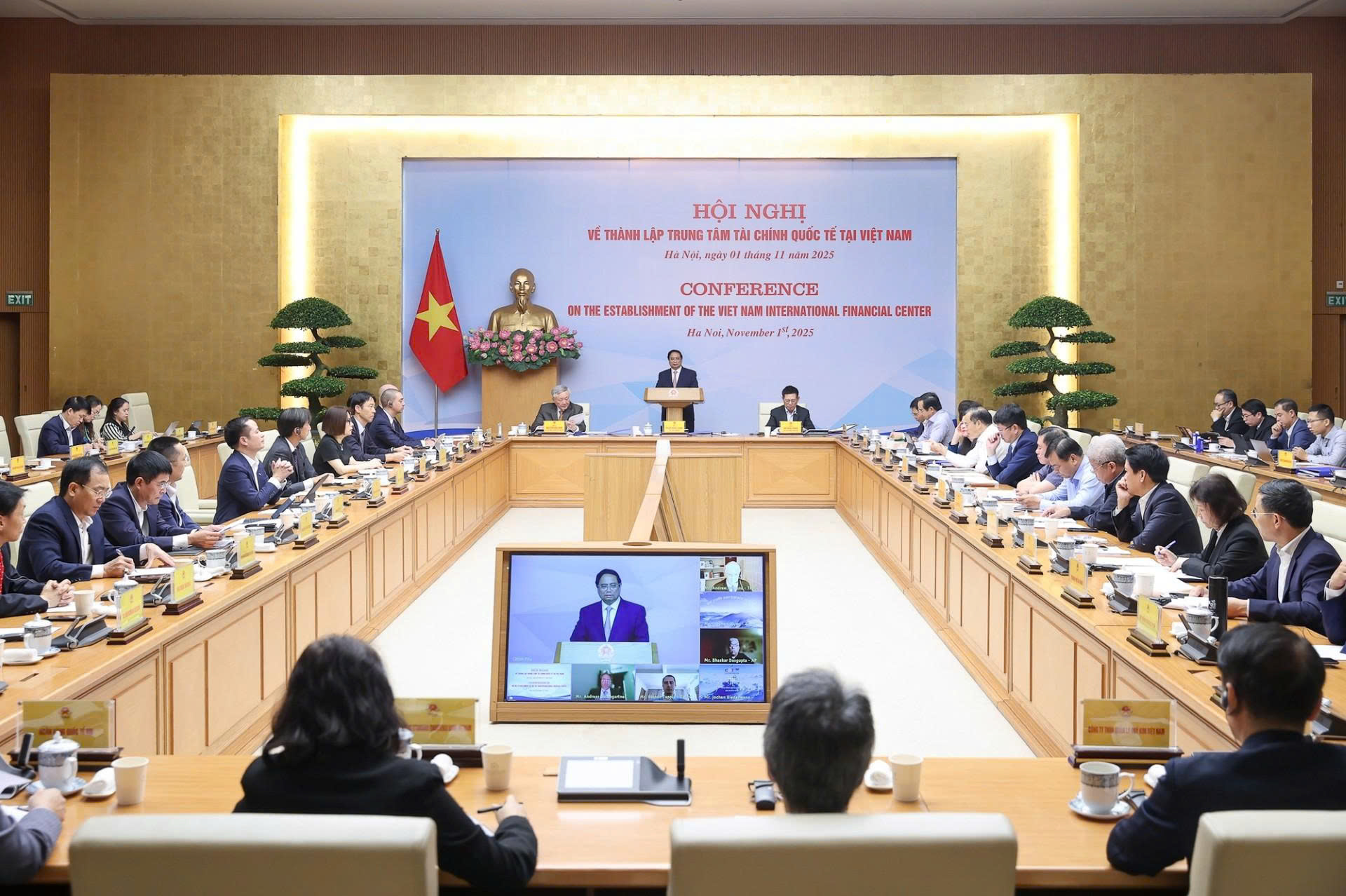 Nỗ lực đưa Trung t&acirc;m T&agrave;i ch&iacute;nh quốc tế đi v&agrave;o hoạt động - Ảnh 1.