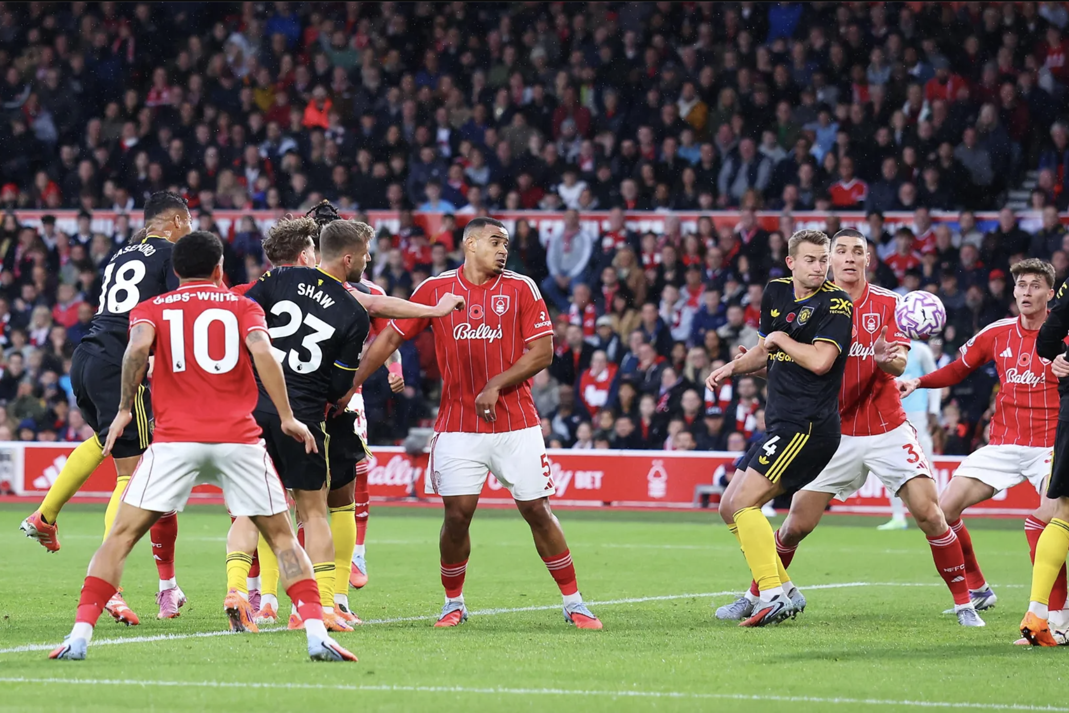 Man United nối dài mạch bất bại, Nottingham Forest rơi chiến thắng sân nhà - Ảnh 2.