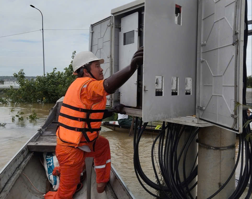 TP Huế đề nghị chấn chỉnh tình trạng phóng đại mức độ ảnh hưởng mưa lũ trên mạng xã hội - Ảnh 4.