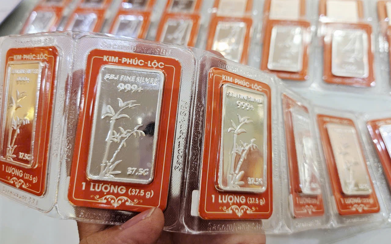 Giá bạc hôm nay 5 - 11 giảm sâu nhất 1 tháng , nhà đầu tư lo lắng - Ảnh 1.