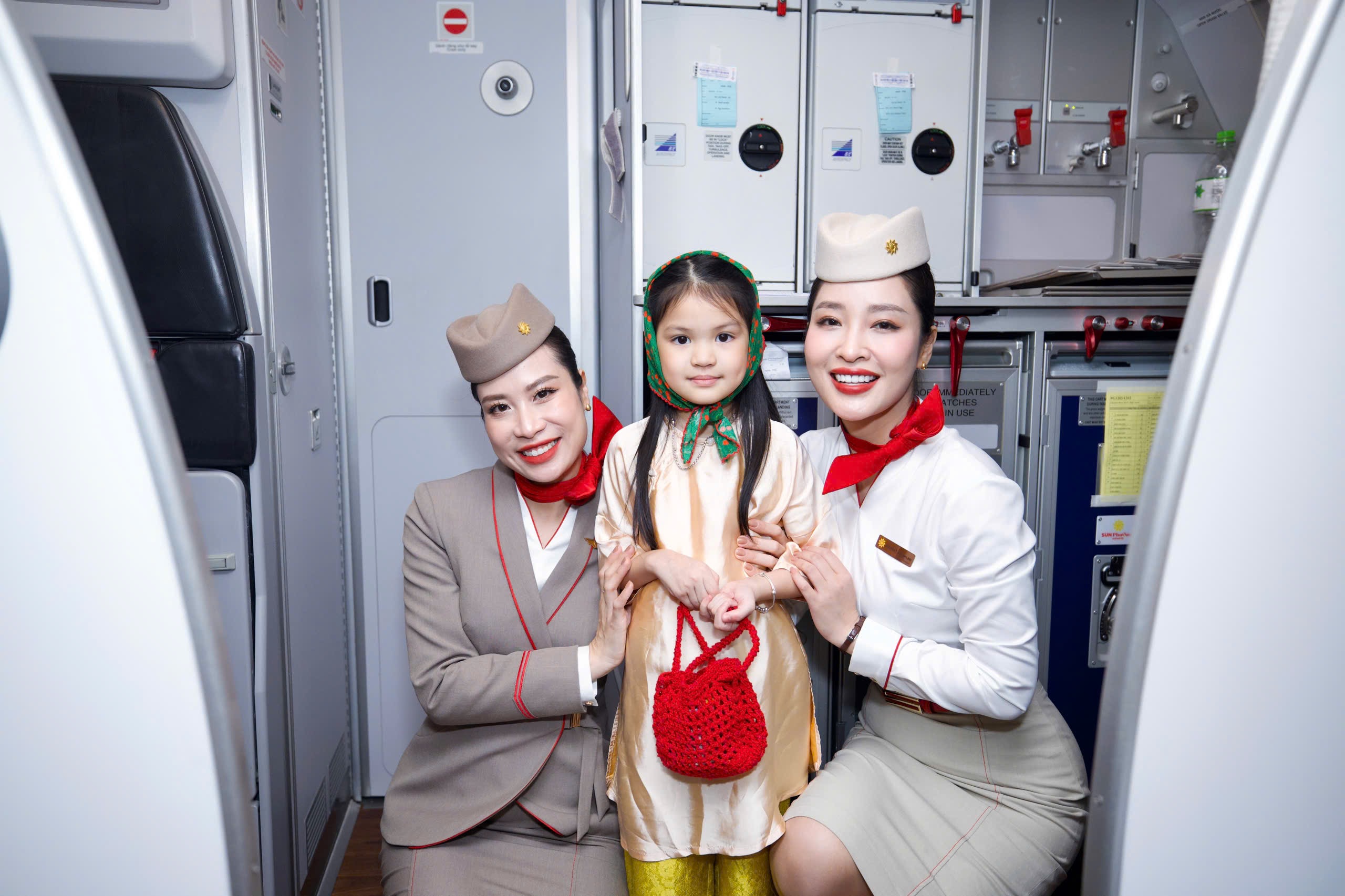 Sun PhuQuoc Airways khai th&aacute;c chuyến bay thương mại đầu ti&ecirc;n - Ảnh 6.