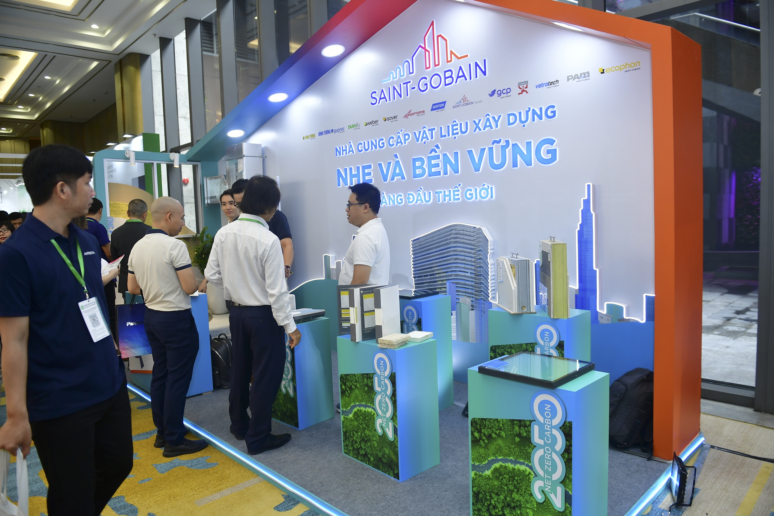 Saint-Gobain ti&ecirc;n phong trong chuyển đổi xanh ng&agrave;nh x&acirc;y dựng, cam kết mục ti&ecirc;u Net Zero - Ảnh 1.