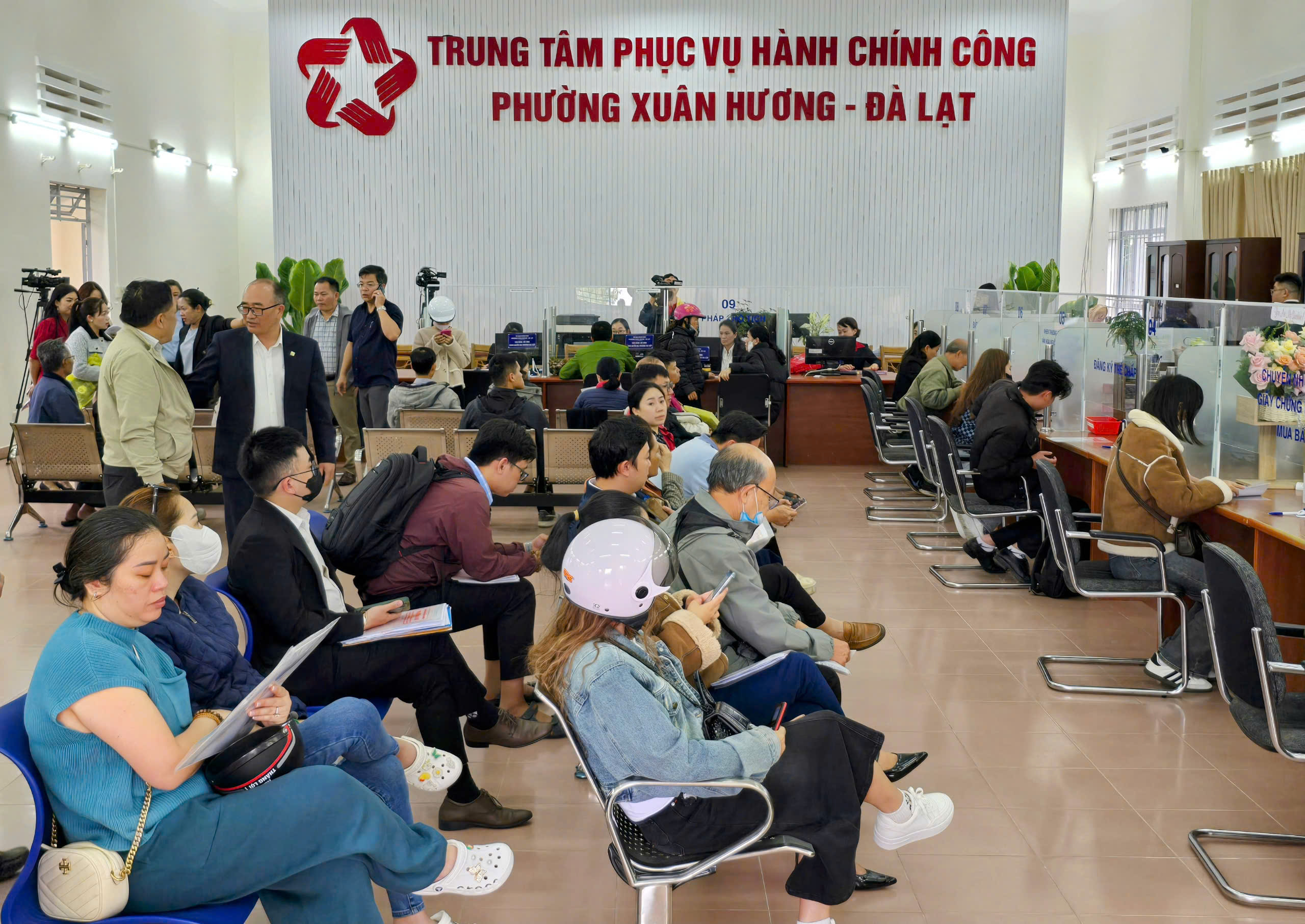 Cơ quan hành chính ở Lâm Đồng sẽ bắt đầu làm việc từ 7 giờ 30 - Ảnh 1.