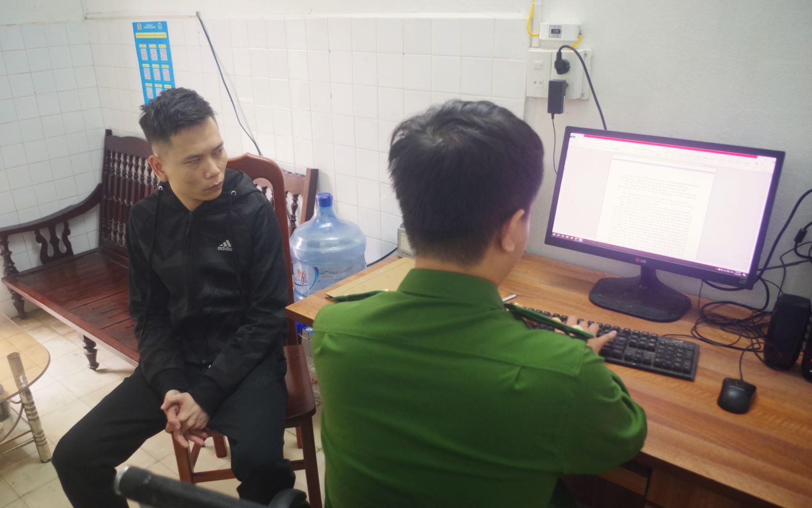 Tổ chức cho nhiều người "bay lắc" trong rạp đám cưới, 3 thanh niên trả giá đắt